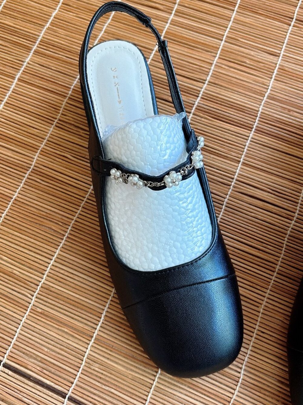 Women's Black Slingback Pearl-Accent Court Shoe us7